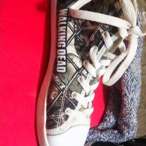 Soyoto High Top Women's shoes with "The Walking Dead" Design